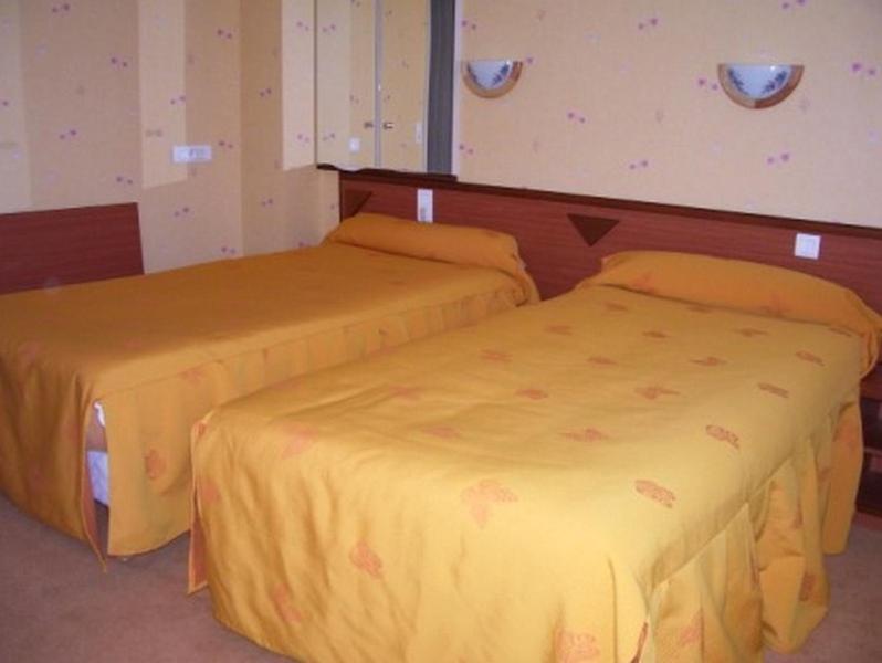 Hotel De L'Agriculture Decize Oda fotoğraf