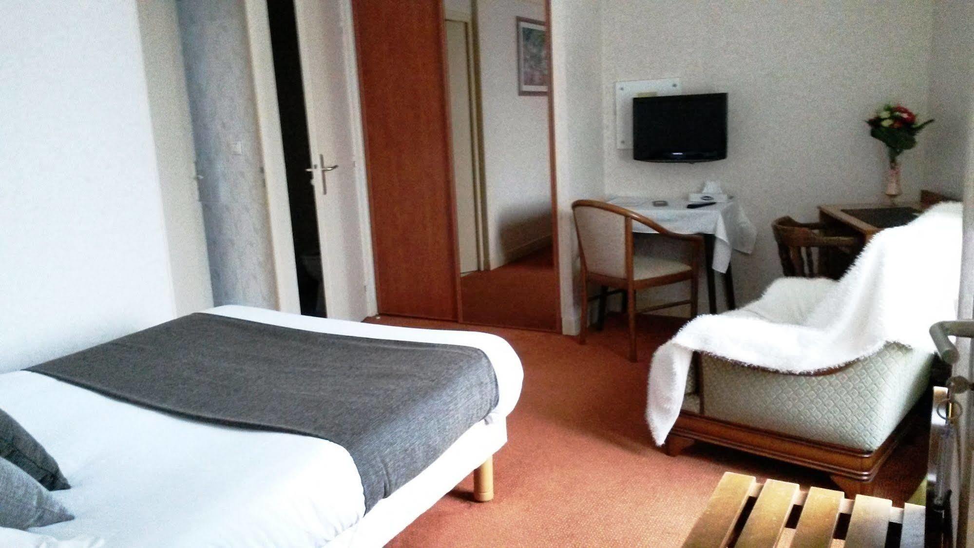 Hotel De L'Agriculture Decize Dış mekan fotoğraf